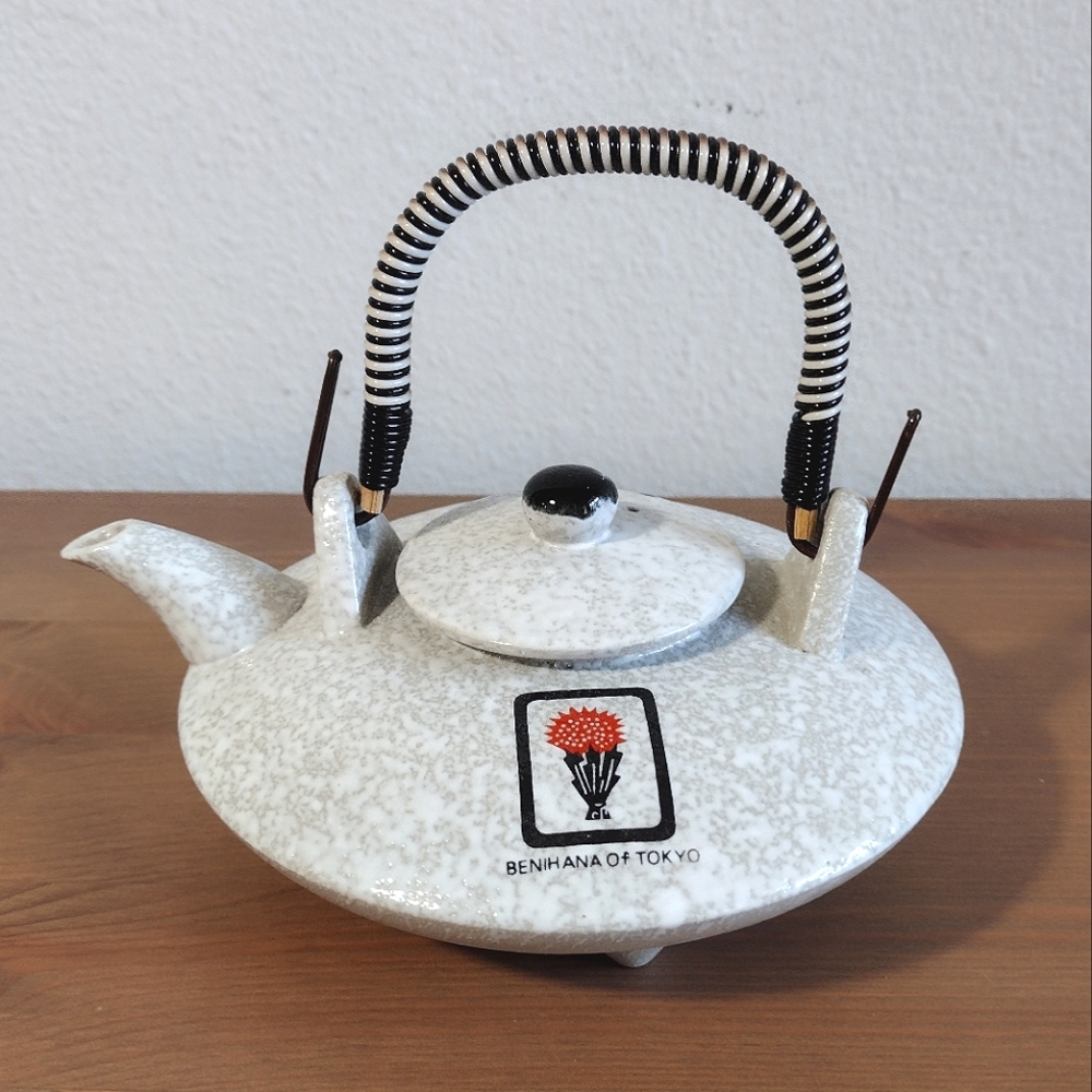Vintage Benihana Of Tokyo Sake Teapot Stoneware Kettle Japan 6" Diameter